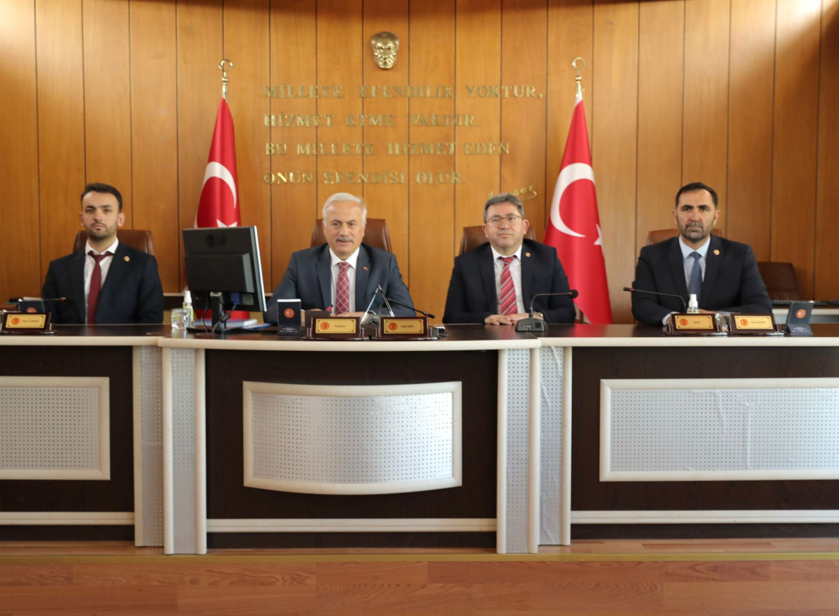 Vali Mehmet Ali Kumbuzoğlu İl Genel Meclisini ziyaret etti