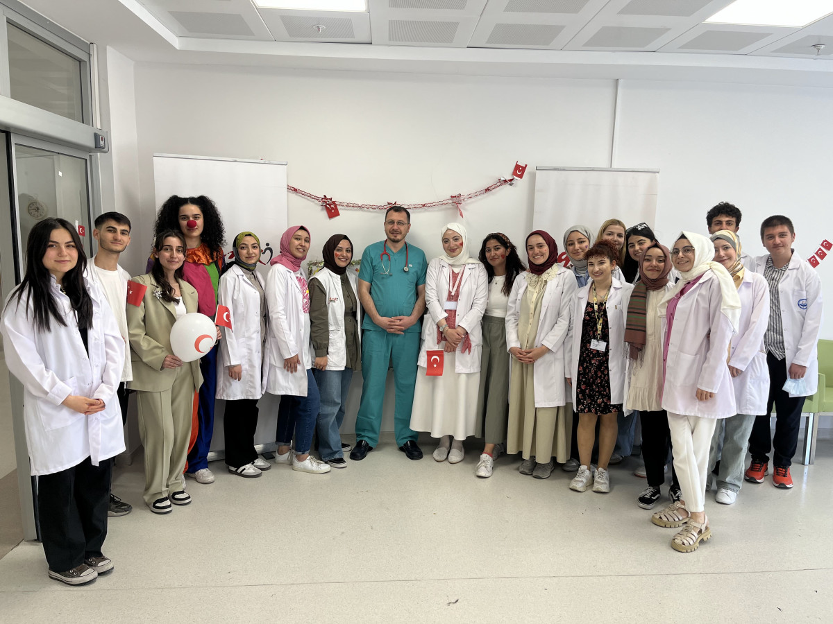 23 Nisan Ulusul Egemenlik ve Çocuk Bayramı nedeniyle; “İYİ OLACAK ÇOCUKLAR EĞLENDİRİLDİ”