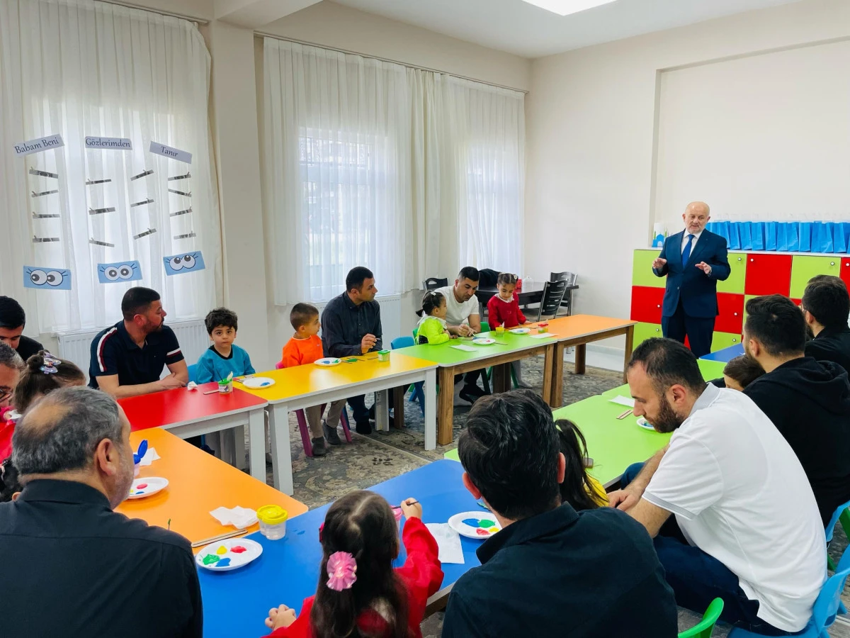 4-6 yaş grubu çocukları ve babaları etkinlikte bir araya geldiler.