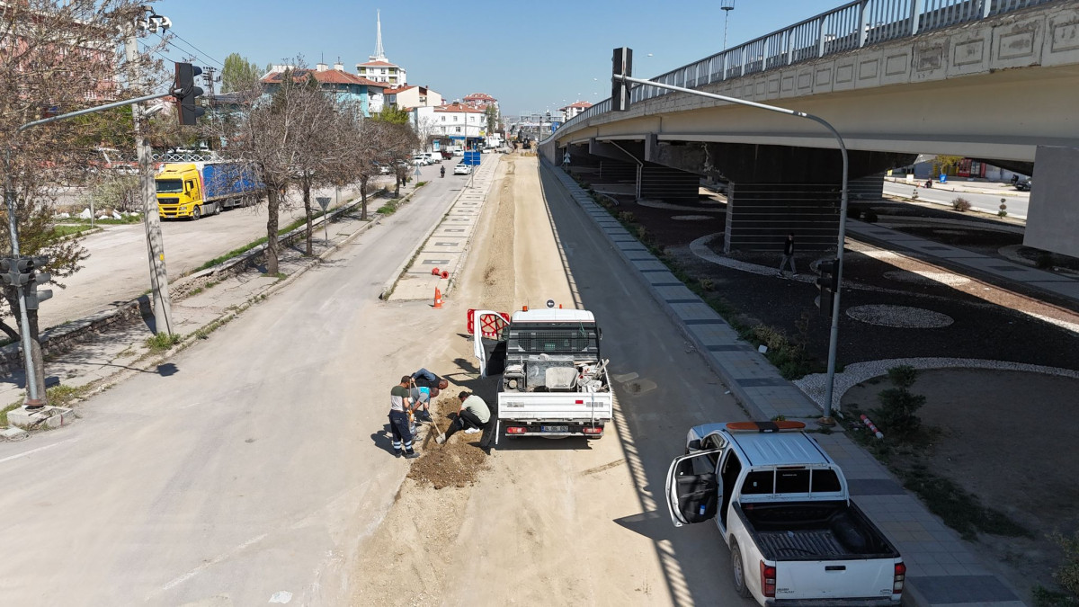 AKSARAY BELEDİYESİ 15 MAHALLEYİ BESLEYEN İÇME SUYU ANA ŞEBEKE HATTINI YENİLİYOR