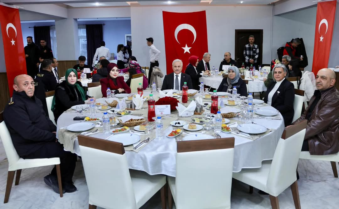 Aksaray'da polis Şehit ve Gazi Aileleri Vali Kumbuzoğlu ile İftarda Buluştu