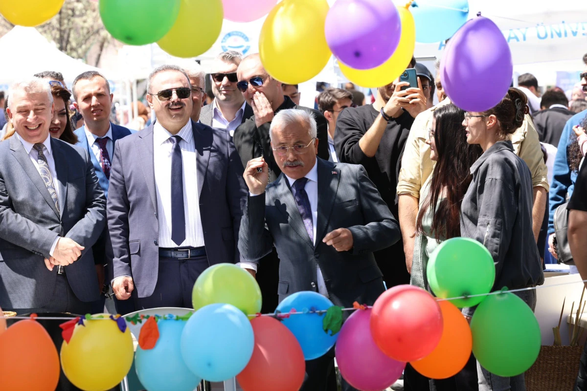 ASÜ Bahar Şenlikleri Vali Kumbuzoğlu'nun Katılımıyla Başladı