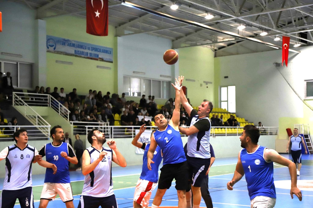 ASÜ Spor Şenlikleri’nde ilk final  heyecanı basketbolda yaşandı