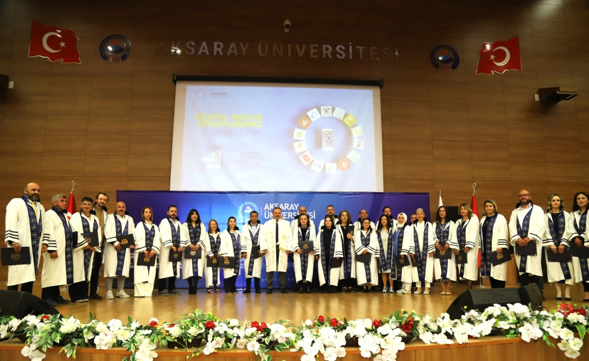 ASÜ’de ünvanda yükselen 174 akademisyen cübbelerini giydi