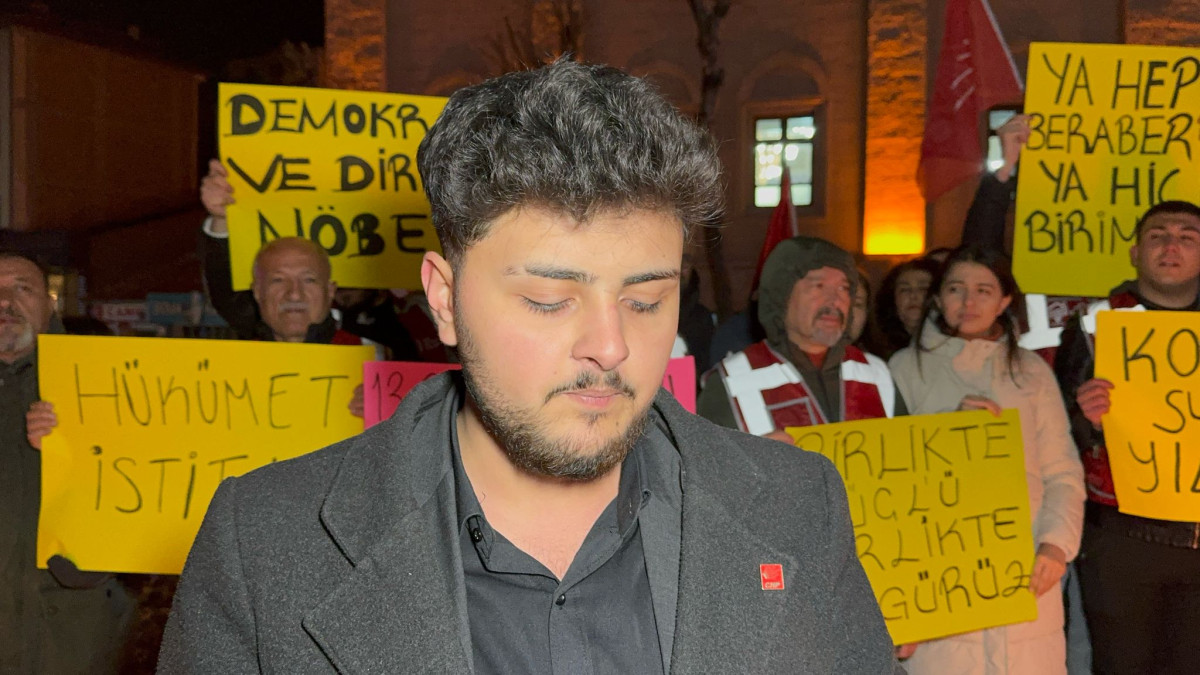 CHP DE  İLK NÖBET GENÇLİK ÖRGÜTÜYLE BAŞLADI