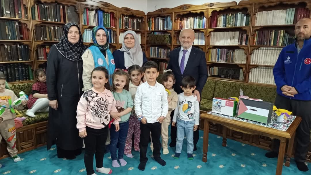 Minik Kalpler Harçlıklarını Gazze’ye Bağışladı