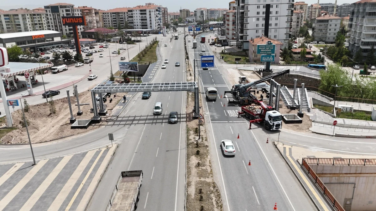 TACİN MAHALLESİ ASANSÖRLÜ YAYA ÜSTGEÇİDİNDE ÇALIŞMALAR DEVAM EDİYOR
